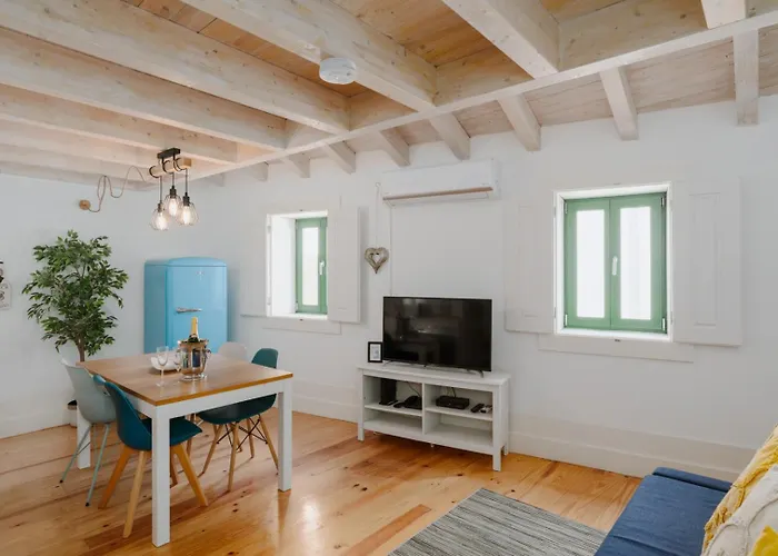 Lovely Nest Downtown