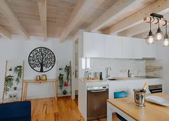 Lovely Nest Downtown