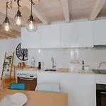 Lovely Nest Downtown פורטו