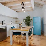 דירה Lovely Nest Downtown פורטו