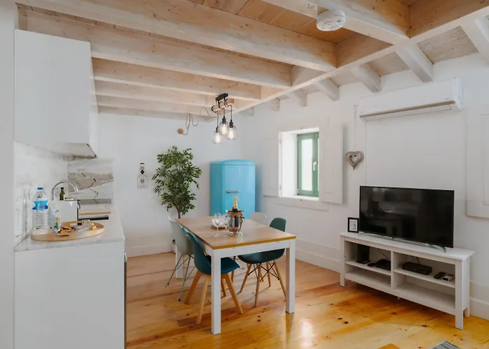 Lovely Nest Downtown Apartman